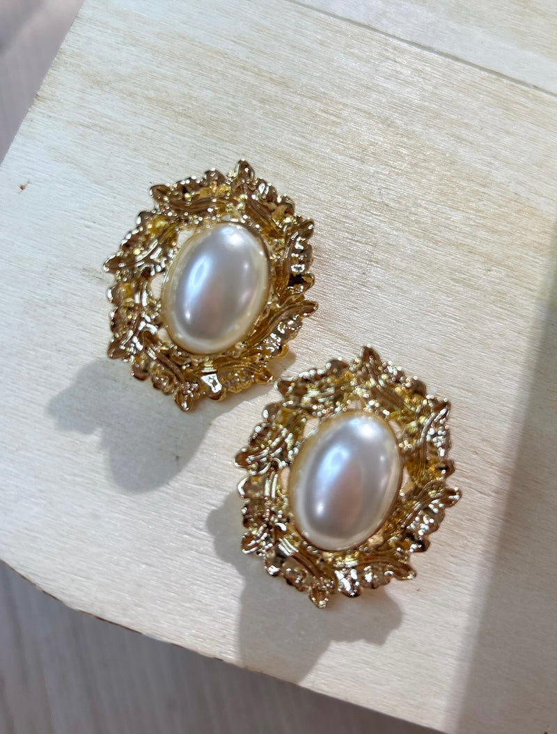 Gold Pearl earrings - Shir