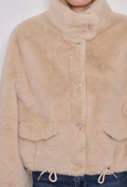 Short Fluffy jacket - Light Brown