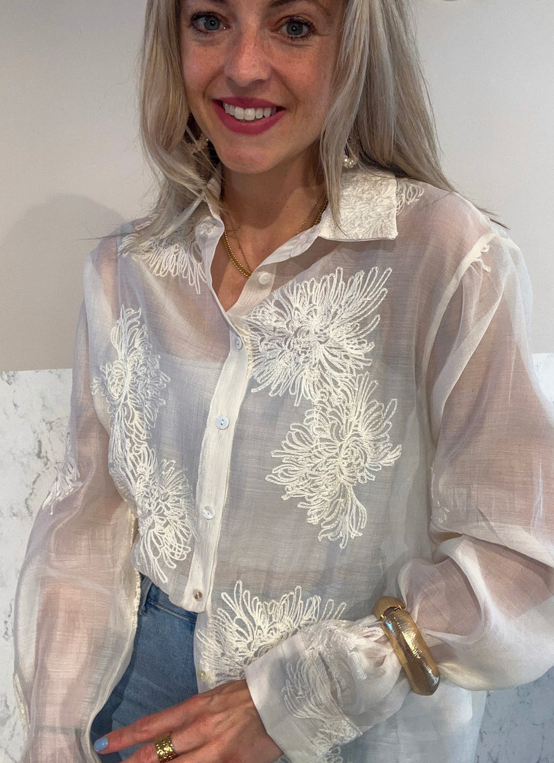 Sheer broderie blouse Cream / ONESIZE